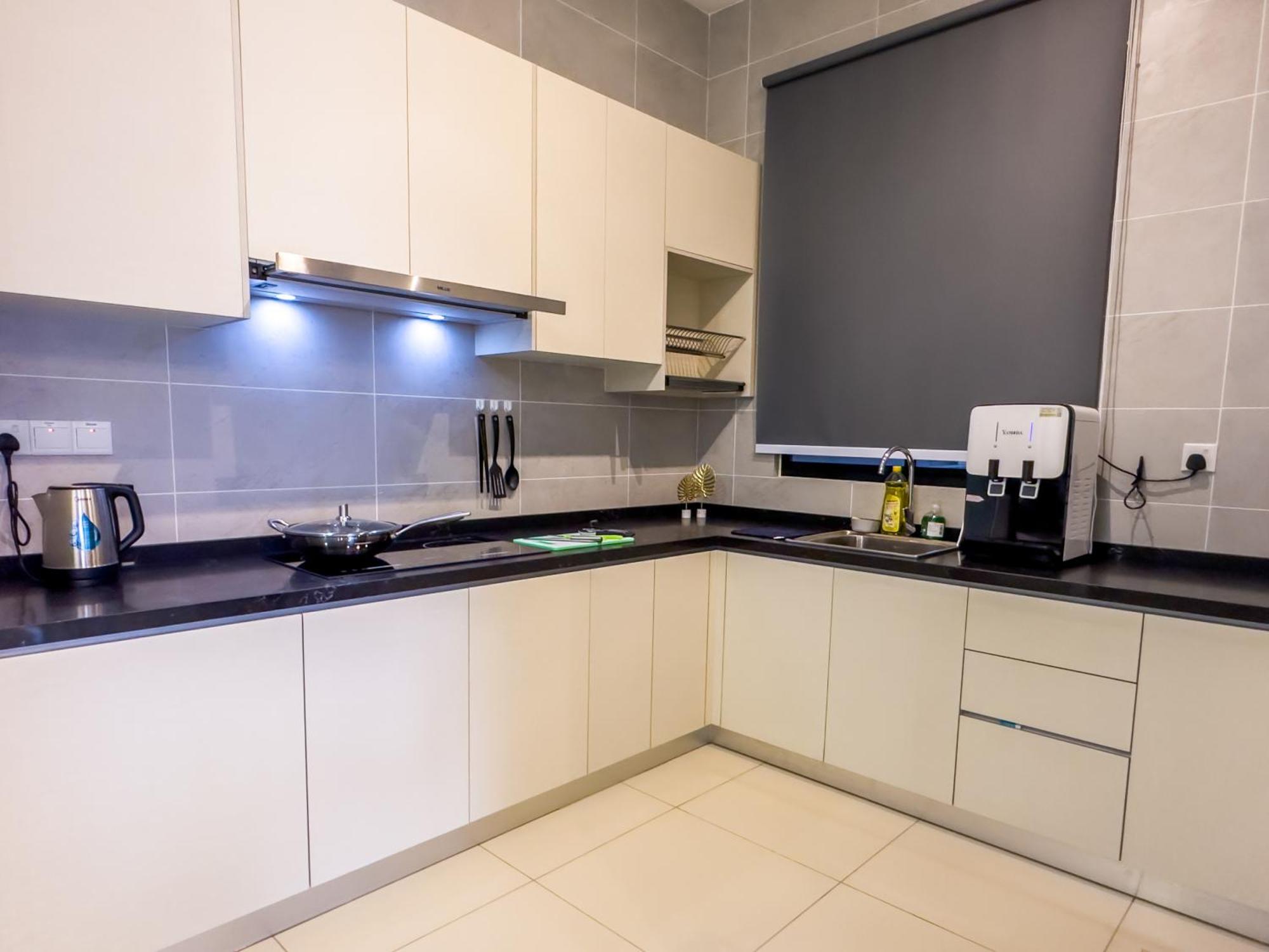Twin Tower Residence By Nest Home【5 Mins Walk To Ciq】 Джохор-Бару Экстерьер фото
